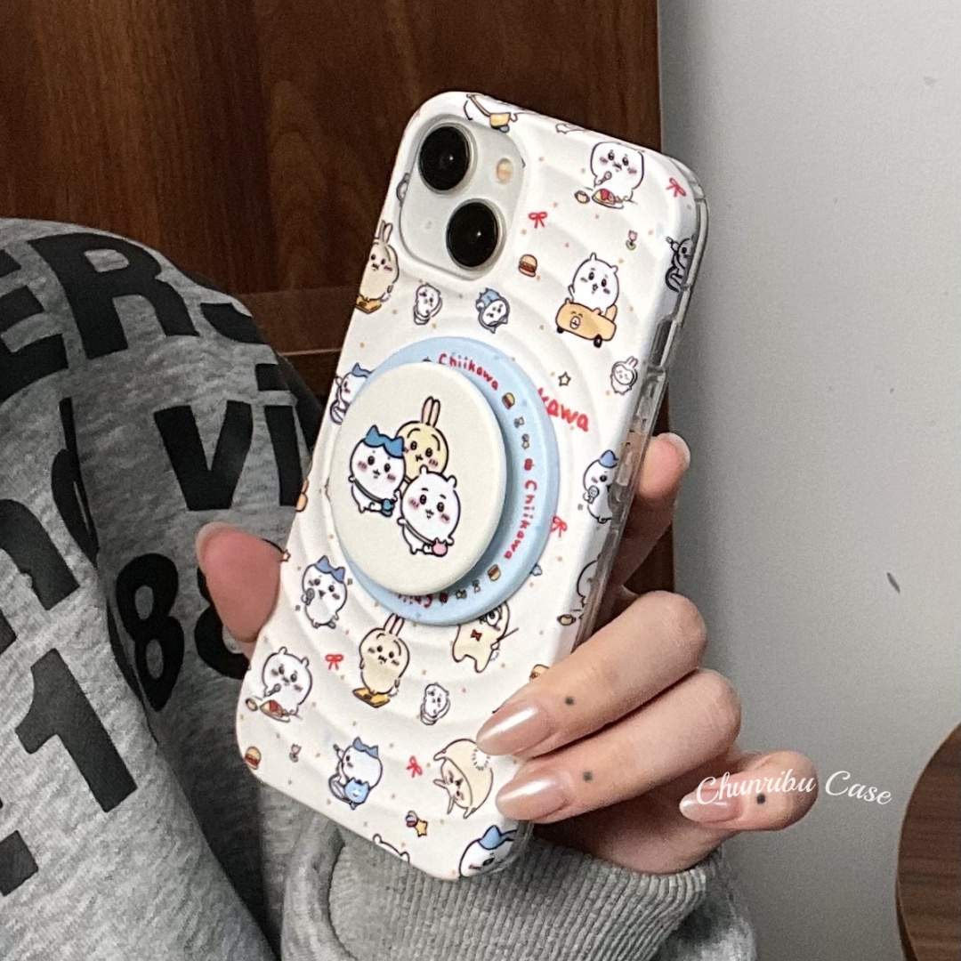 春日部防卫队Fighting｜可爱卡通乌萨奇动漫chiikawa适用苹果16promax手机壳波漾纹磁吸支架iphone15/14/13