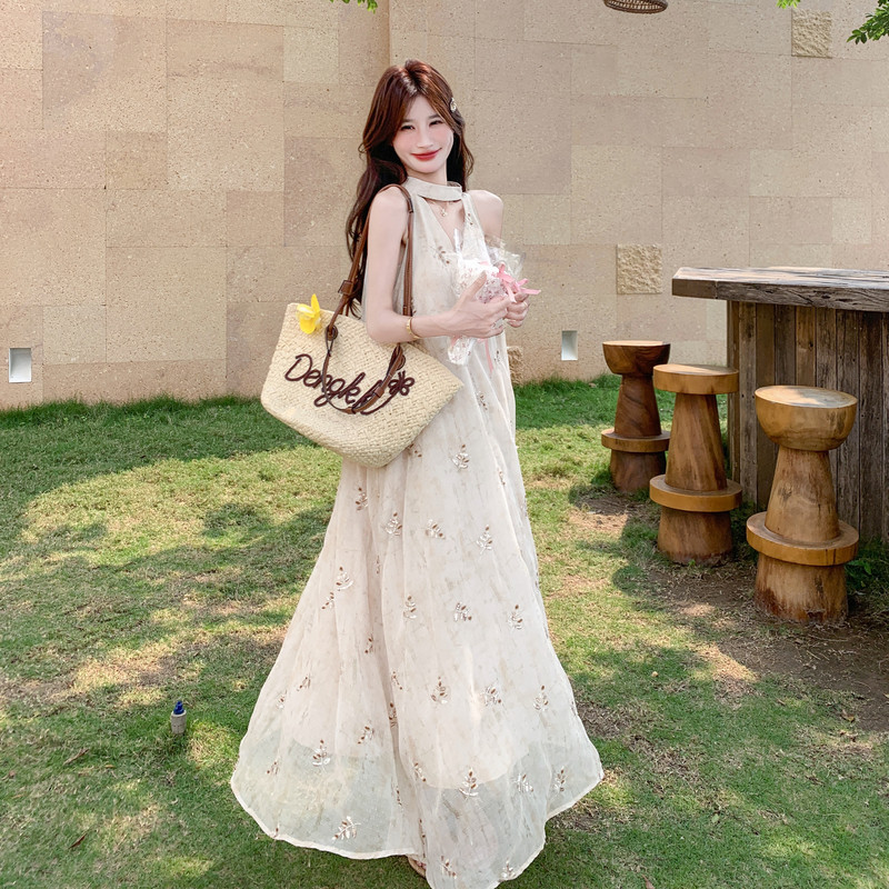 度假薄纱挂脖吊带连衣裙女夏背心裙