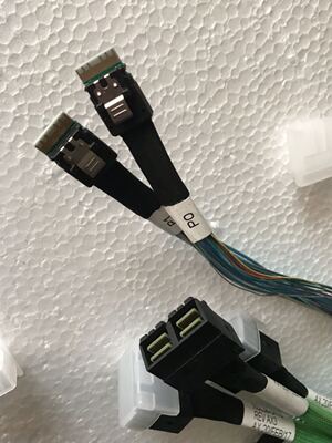 Amphenol SlimSAS 4.0 24Gb 双SFF8643 TO 两 SFF8654 一托2 1m