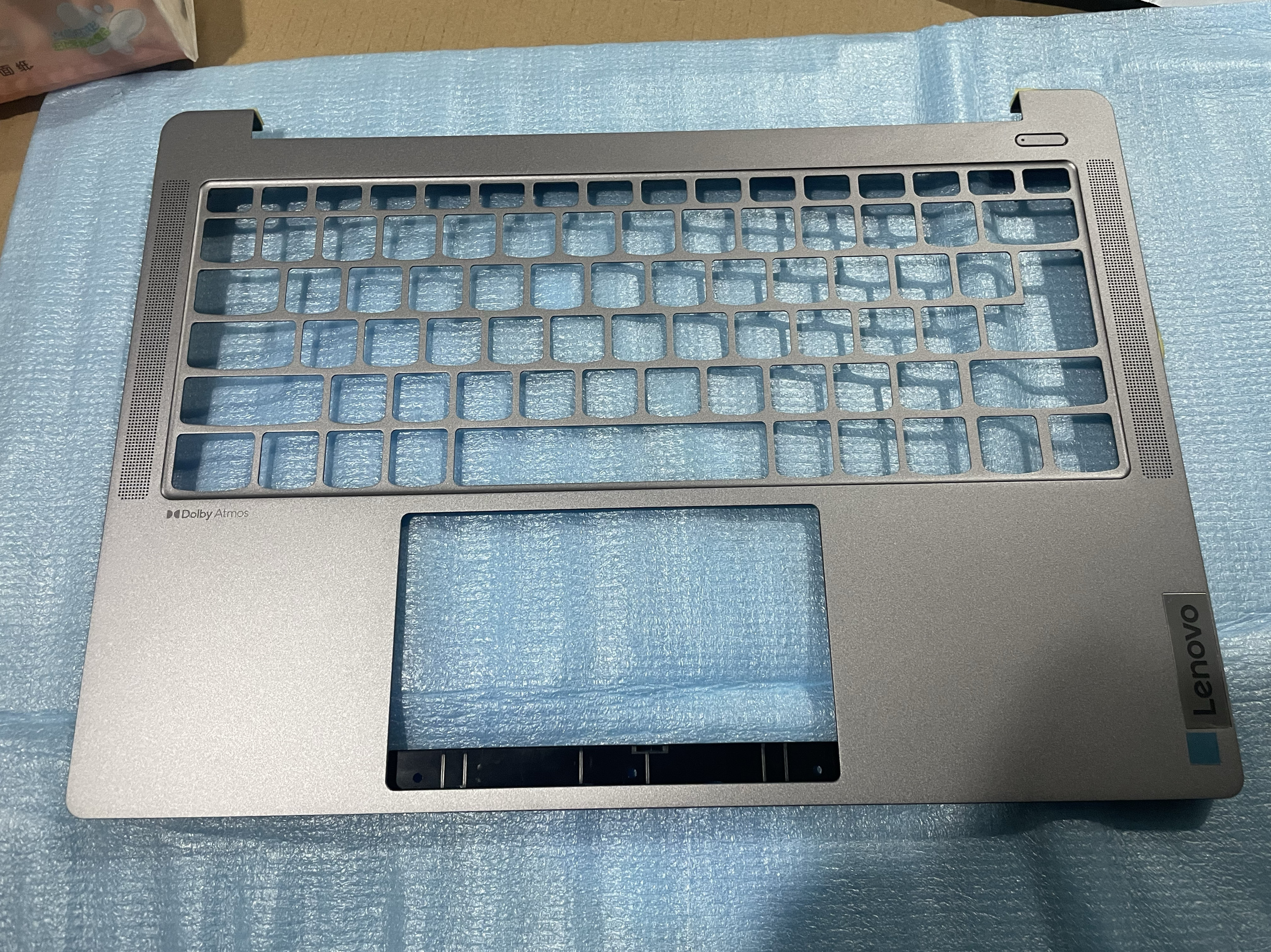 联想小新Pro14主机上盖