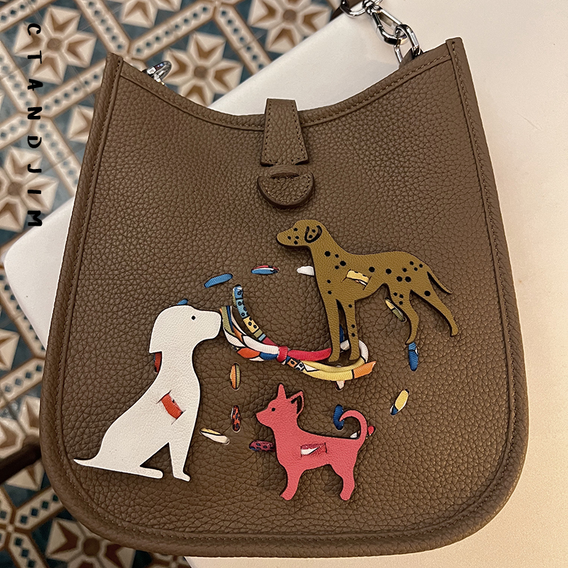 CTANDJIM大象灰小心思蝴蝶结有趣狗狗手工牛皮斜挎包