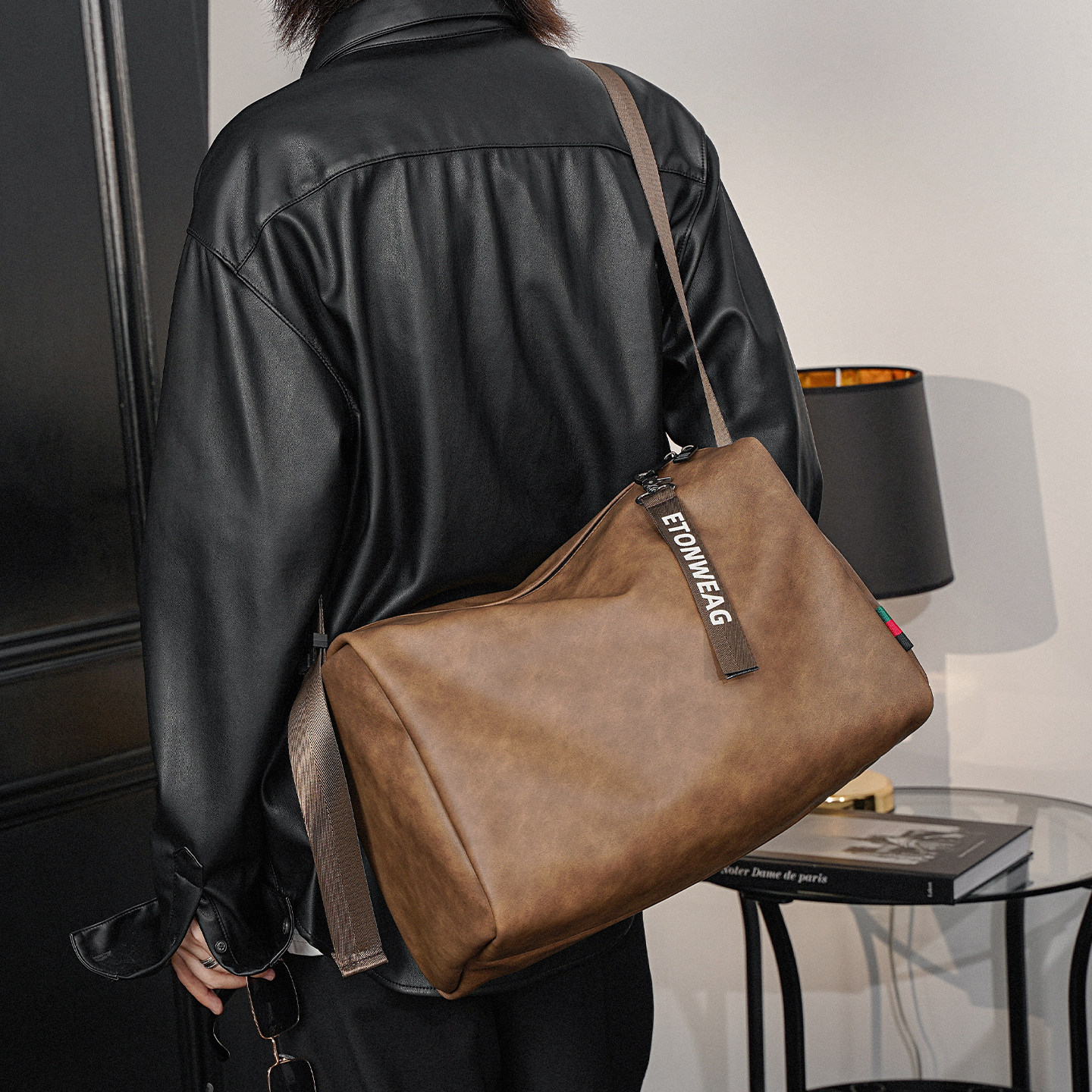 新款大容量健身包复古男士单肩包男斜挎包休闲潮流跨包韩版男包