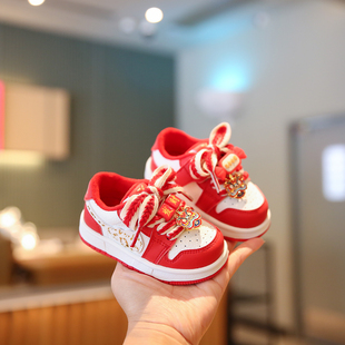 宝宝鞋子男秋冬软底婴幼儿学步鞋加绒保暖女宝棉鞋儿童板鞋运动鞋