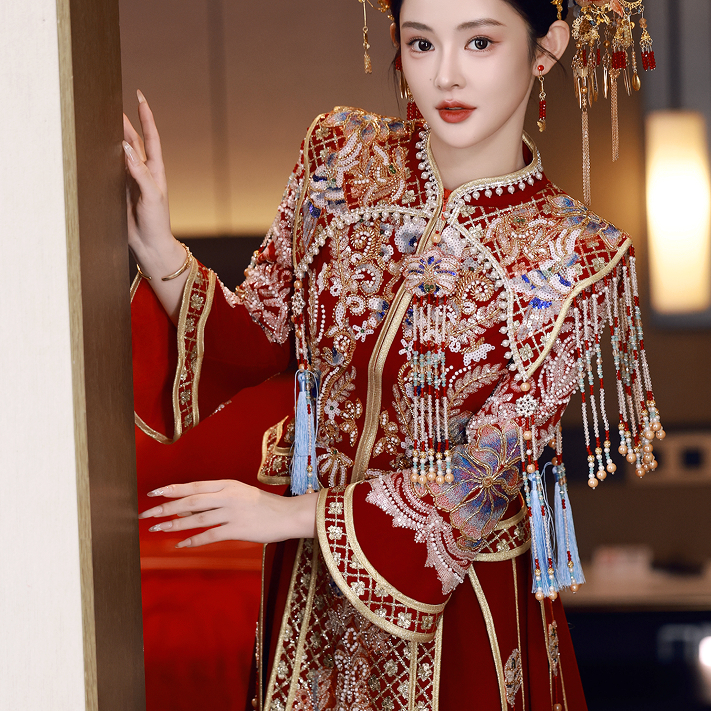 中式结婚嫁衣凤冠霞帔婚礼