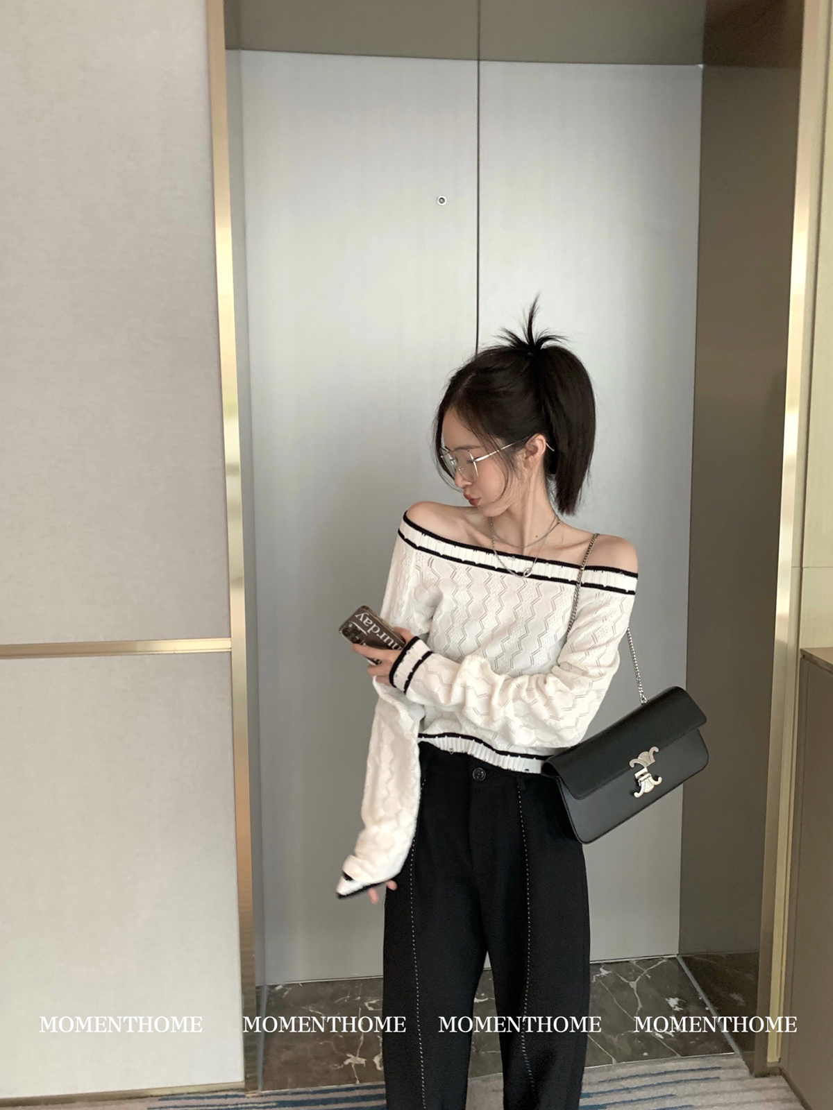 一字领拼接菱格镂空长袖针织衫