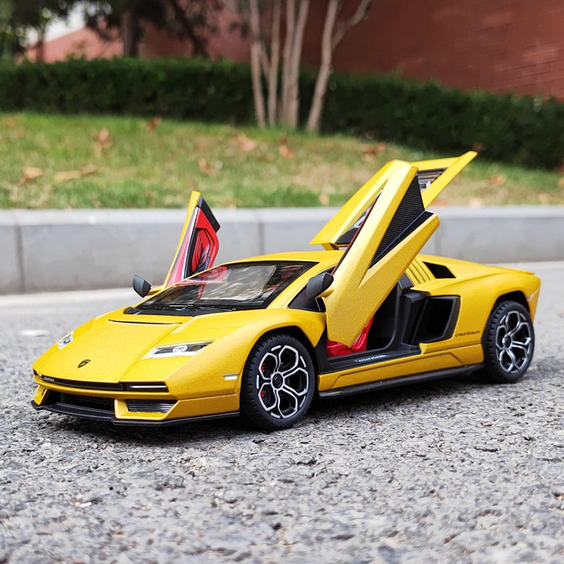 1/24兰博基尼LPI800合金玩具车