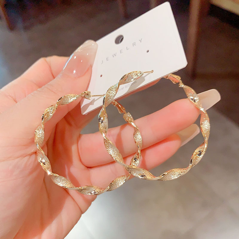 高级感个性金属麻花耳圈欧美气质网红银针耳坠冷淡风百搭通勤