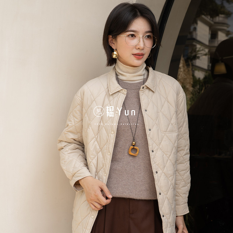 YUN韫2025冬季新品女通勤翻领宽松百搭休闲菱格阔型压线夹棉外套