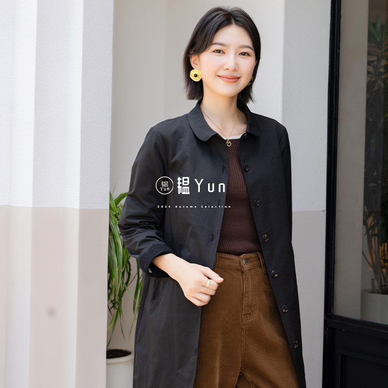 YUN韫秋季女装翻领刺绣中长风衣