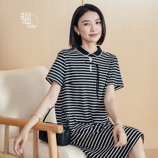 YUN韫2026夏季新款女装中式撞色翻领气质针织条纹短袖连衣裙