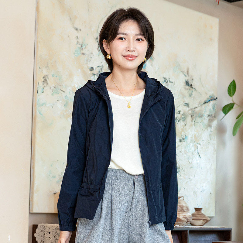 韫2026秋女连帽显瘦薄款风衣
