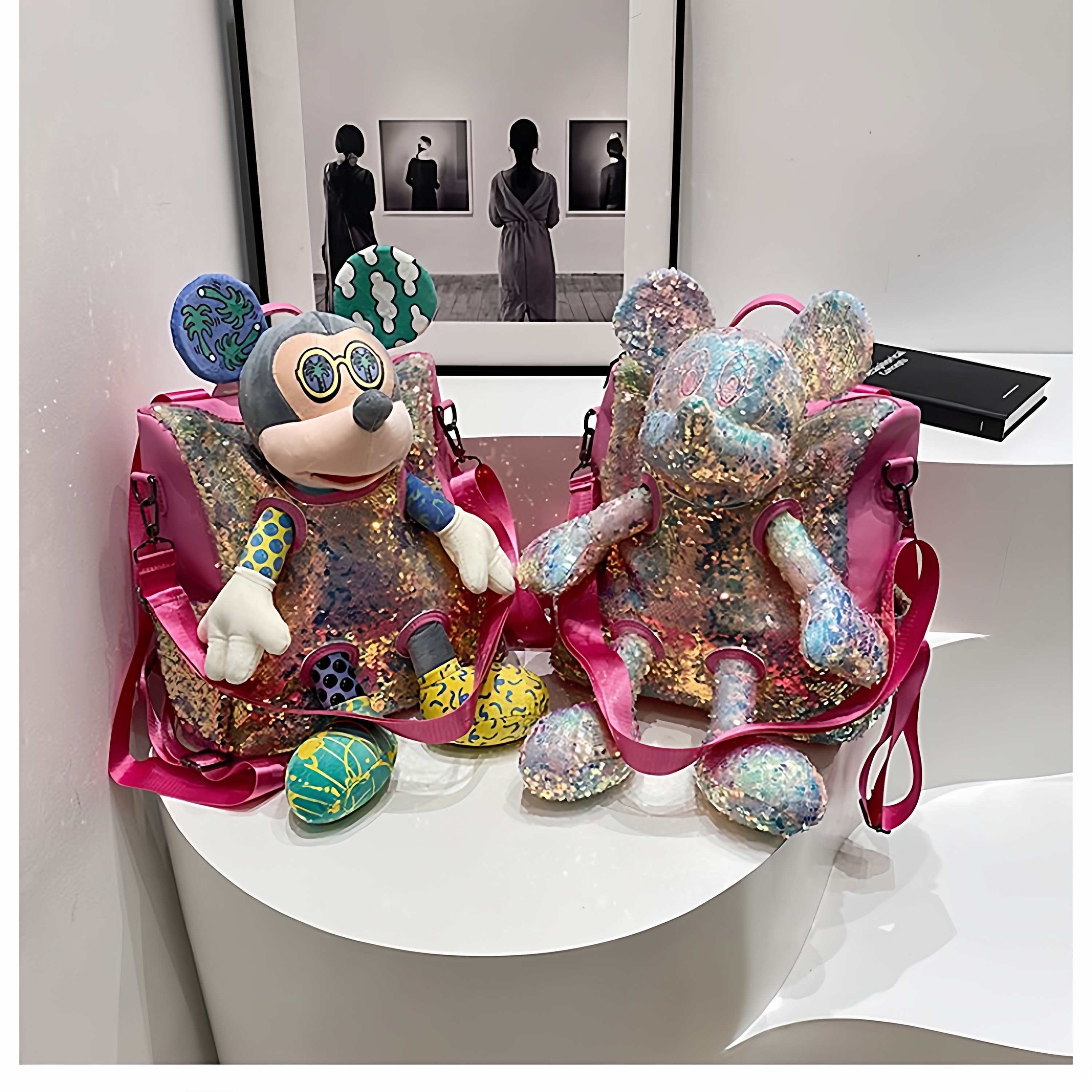 女孩生日礼物卡通公仔米奇时尚亮片双肩包休闲大容量学生背包书包