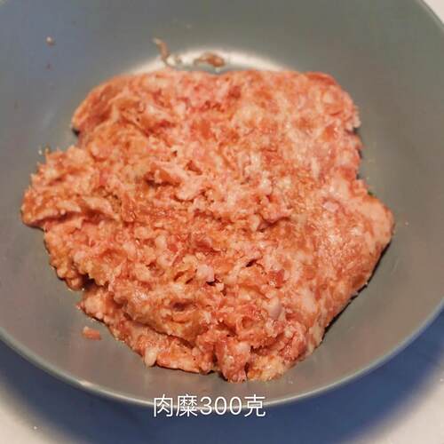 纯粮黑猪肉糜。江浙沪400元包邮，外地邮费多退少补