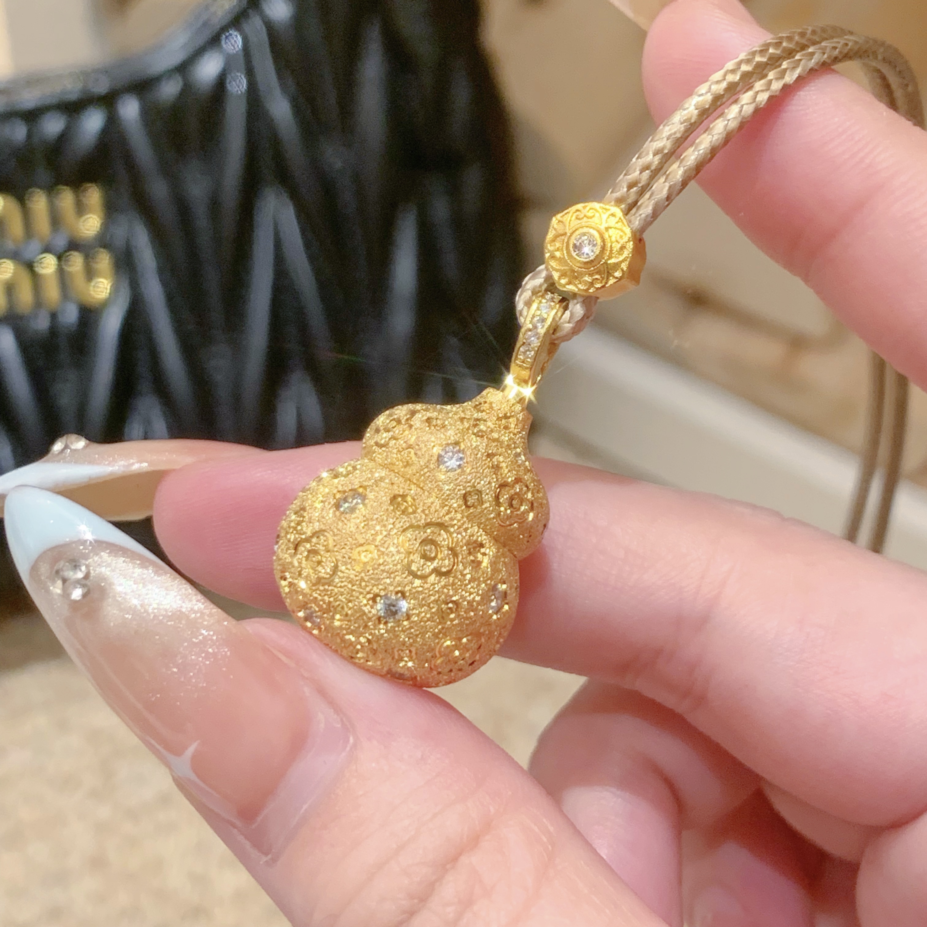 重生小元宝paula时序新中式国潮爆闪戗刻车花碎冰胖葫芦项链S055