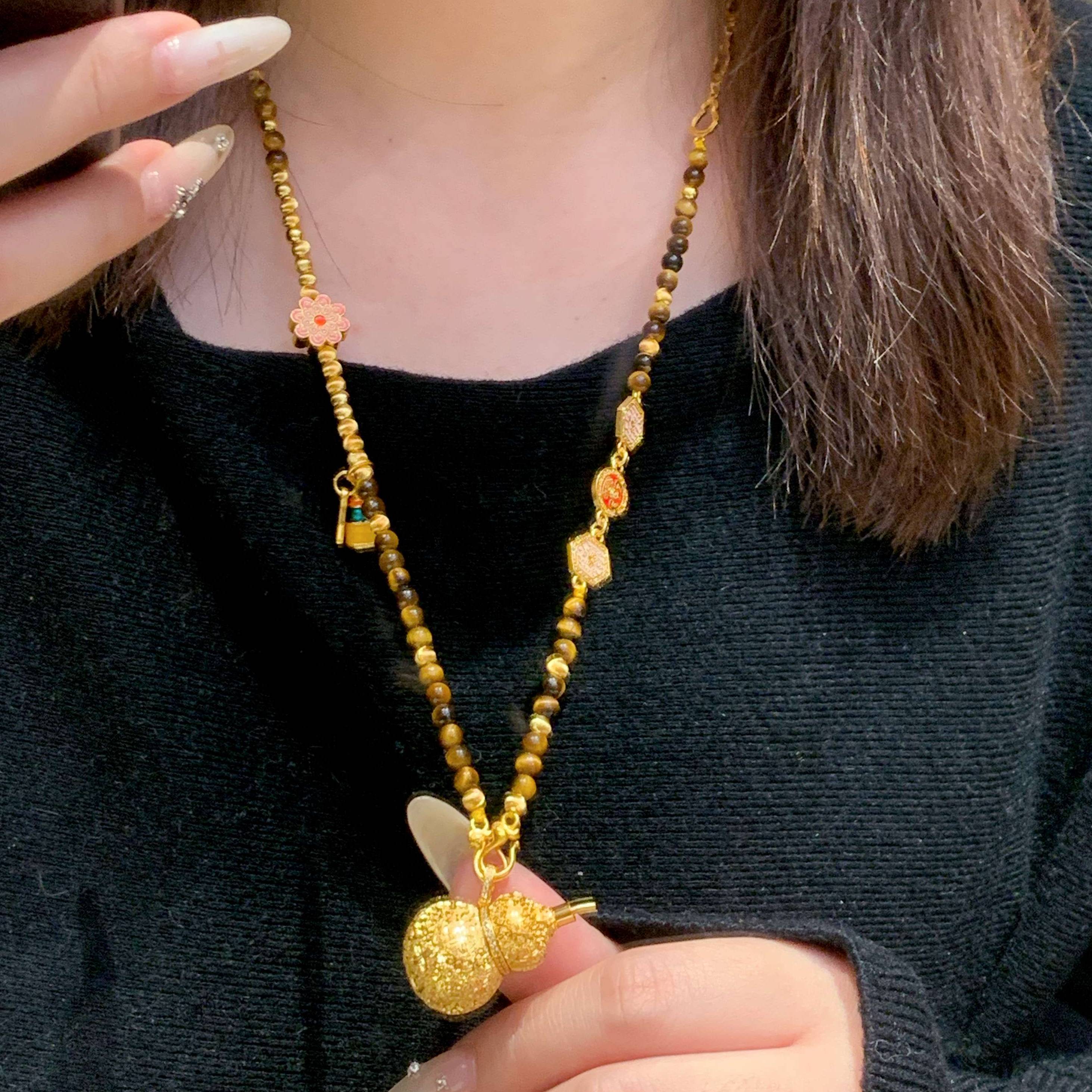 重生小元宝paula时序  虎眼石爆闪戗刻车花香囊葫芦项链吊坠X003