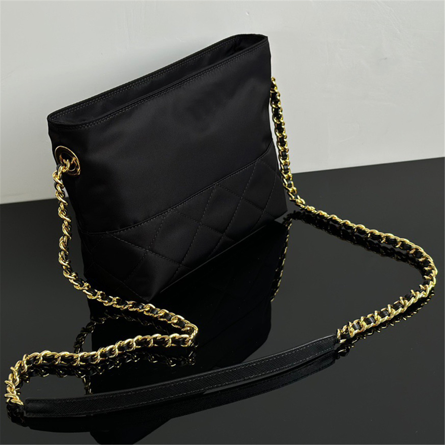 纯原单 外贸 倒三角单肩斜挎包包女式2025新款链条通勤包尼龙防水,箱包皮具/热销女包/男包,单肩包,淘宝优惠券,粉丝福利购,淘宝优惠卷