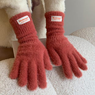 2025新款毛绒手套女韩版可爱风分指露指可触屏玩手机长款防风手套