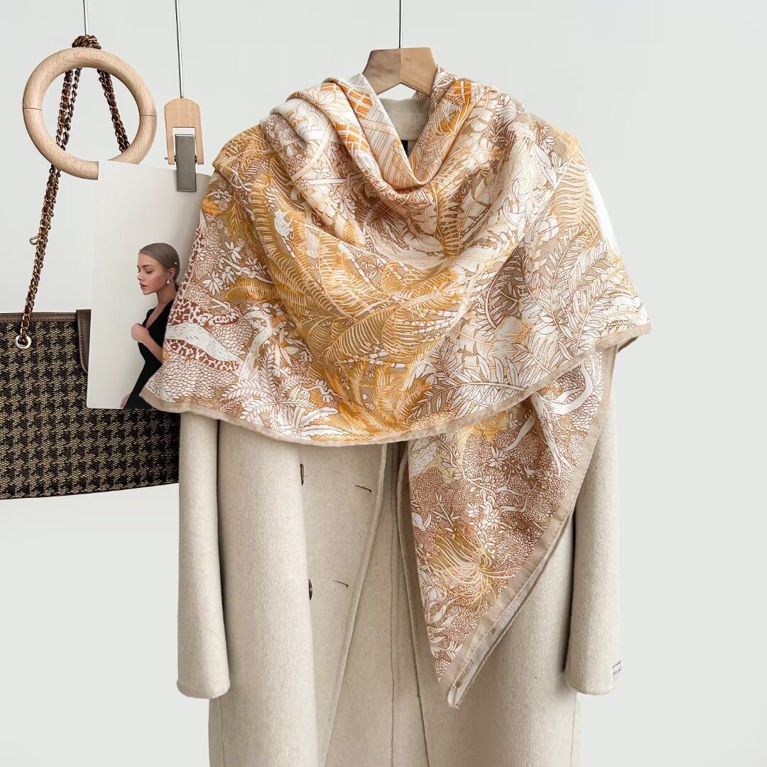 日系雅致米色系人字纹丝毛大方巾秋冬保暖款丝绒围巾披肩两用