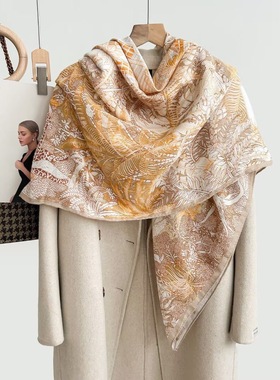 日系雅致米色系人字纹丝毛大方巾秋冬保暖款丝绒围巾披肩两用