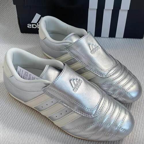 阿迪达斯女鞋Adidas Taekwondo 金属跆拳道一脚蹬休闲鞋 JS4023
