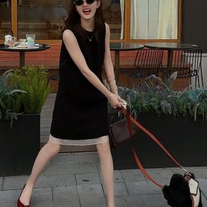 赫本气质网纱拼接黑色连衣裙女夏季新款小个子法式无袖减龄背心裙