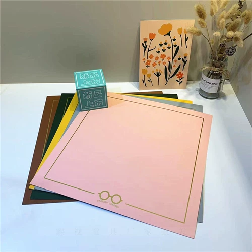 Двусторонние солнцезащитные очки, стенд