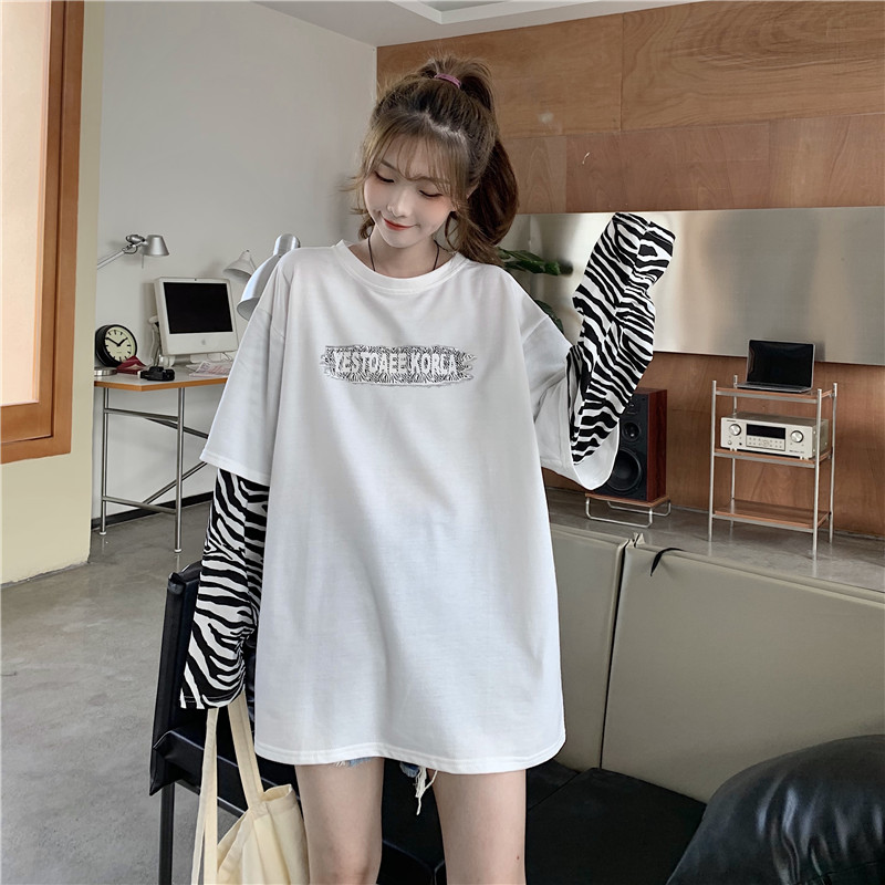 Two fake long sleeve t-shirts for women in autumn and winter