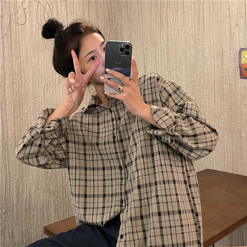 Real shot small square long sleeve Korean fashion loose Plaid Shirt Hong Kong Style handsome coat students versatile