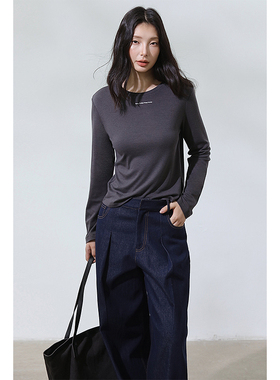 room入目 極简字母设计休闲修身型套头女春夏圆领修身打底长袖T恤