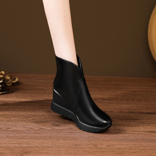 8.5cm真皮厚底百搭短靴女秋冬季新款厚毛里坡跟时尚英伦风马丁靴