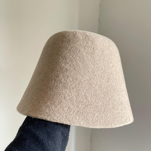 气质黑色羊毛水桶帽女秋冬天百搭圆顶渔夫帽韩版日系纯色乞丐帽子