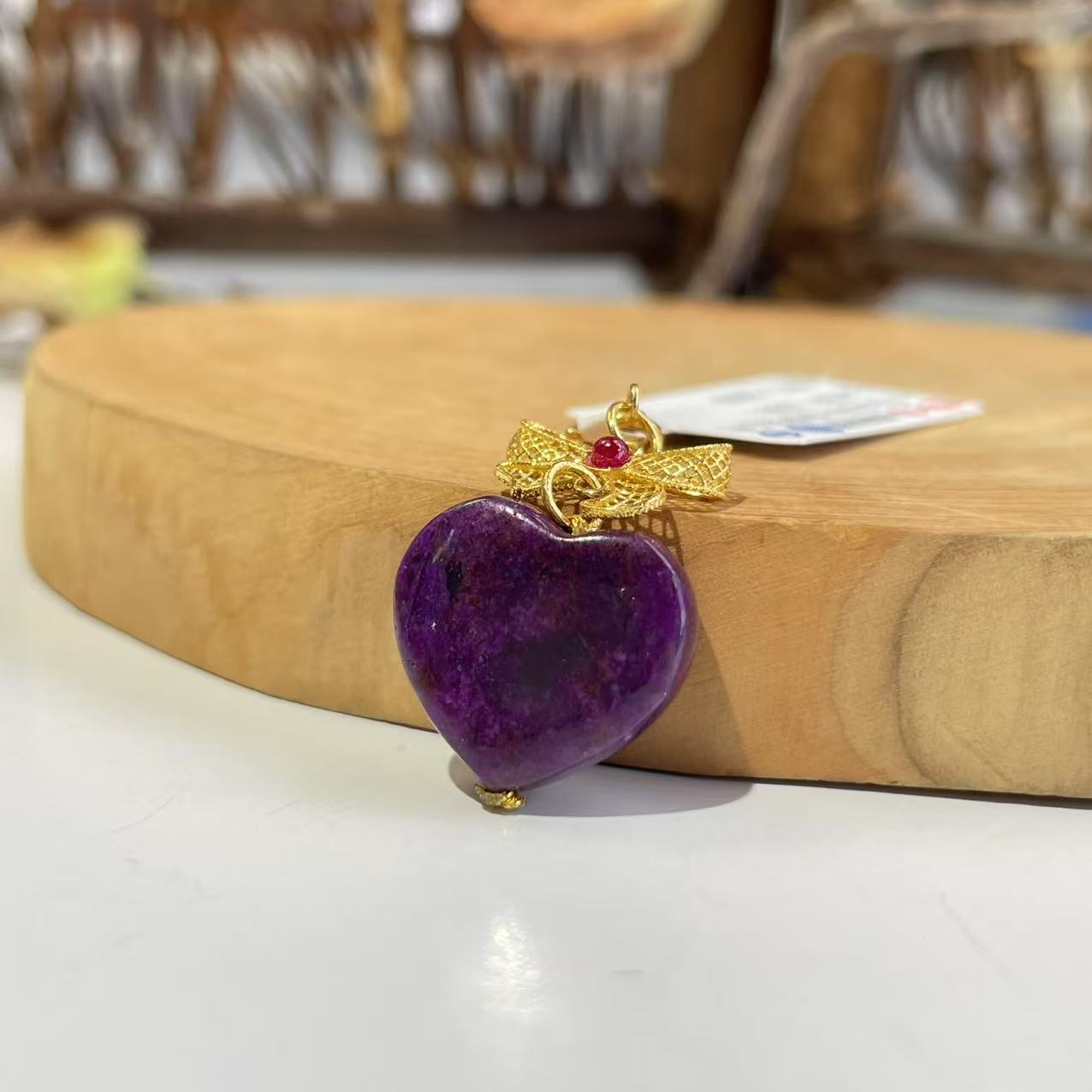 舒俱来高阶酱紫爱心吊坠/18k/约14*13mm/AZB6673（丝路）
