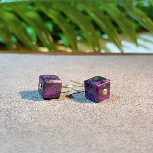 舒俱来紫金方糖18k耳钉