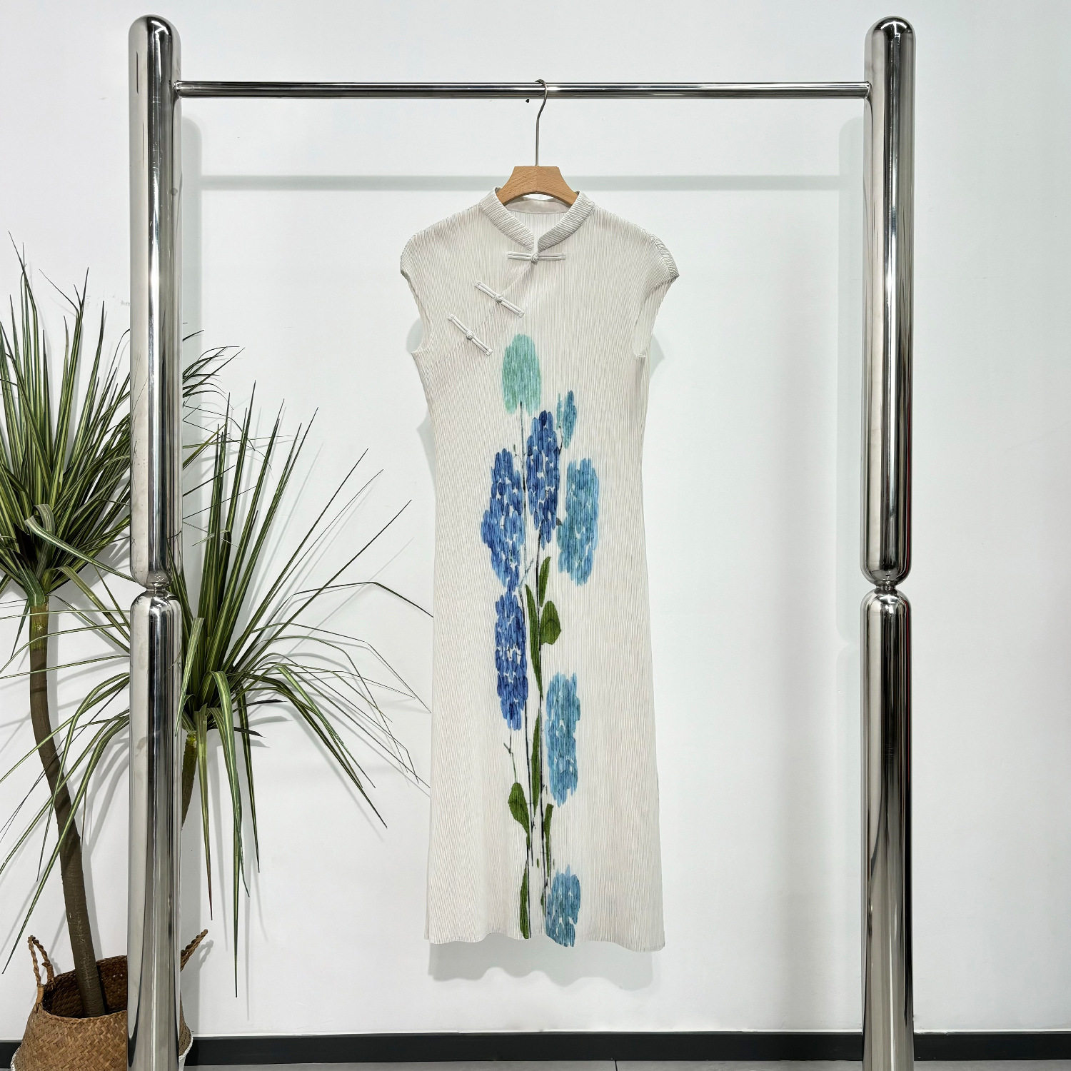 复古国风新中式改良版旗袍气质优雅盘扣两侧开叉感褶皱连衣裙新潮