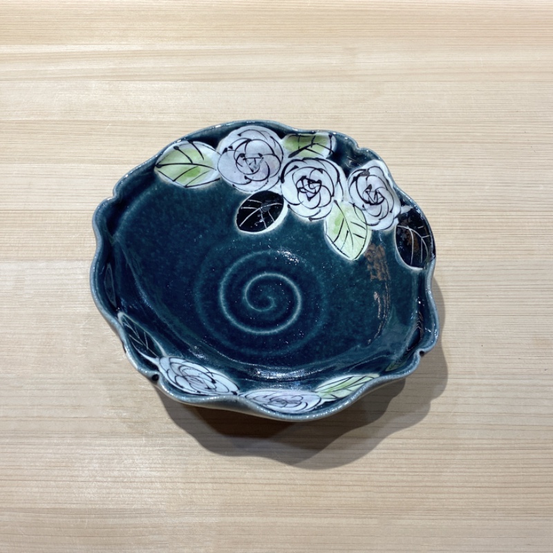 日本进口陶瓷碗椭圆钵釉下彩手绘沙拉水果深盘甜品汤面碗多用盘