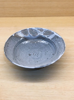 日本进口陶瓷餐具版前 位上手工陶土刺身煮物碗灰色酒肴小菜碗