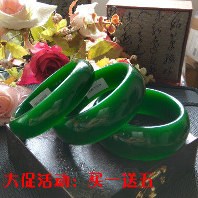 a货菠菜绿新疆和田玉带证书手镯