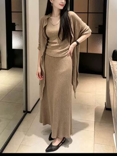【老板娘容容】欧货2026秋季新品韩版针织开衫+半身裙三件套套装