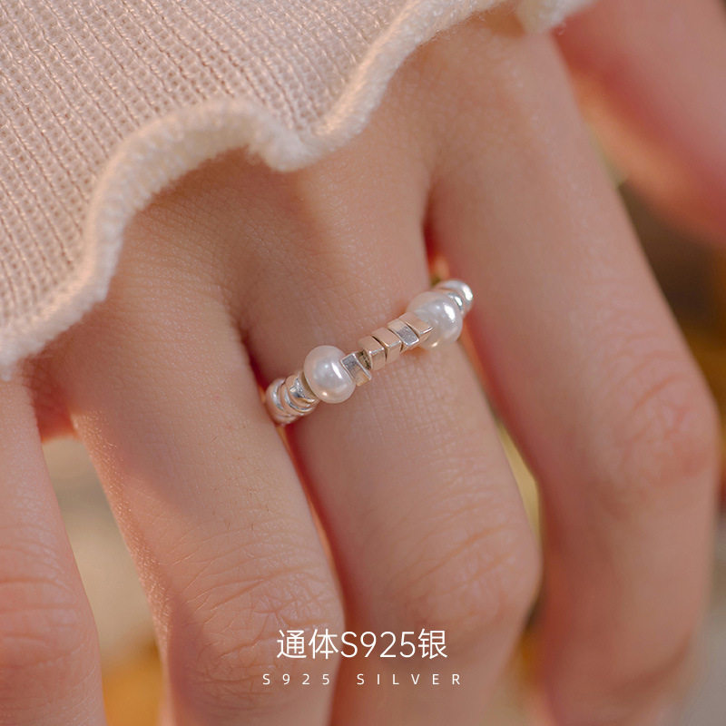 S925纯银碎银几两戒指女弹力松紧珍珠食指戒小众设计气质素圈指环