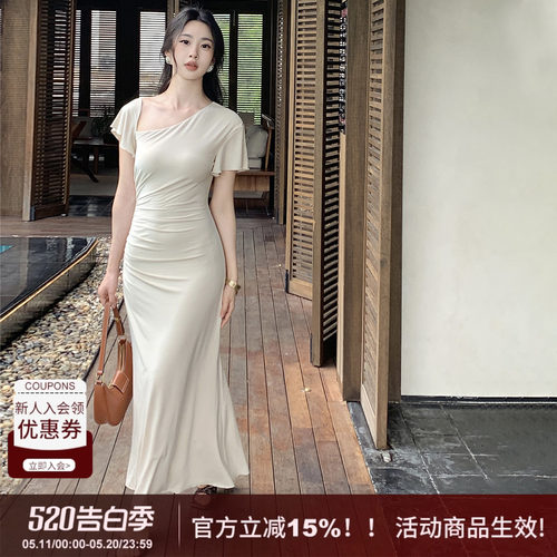 褶皱收腰设计感显瘦连衣裙