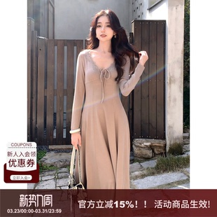 显瘦针织大摆连衣裙女 纯色气质V领蕾丝拼接套头修身 SYT自制 法式