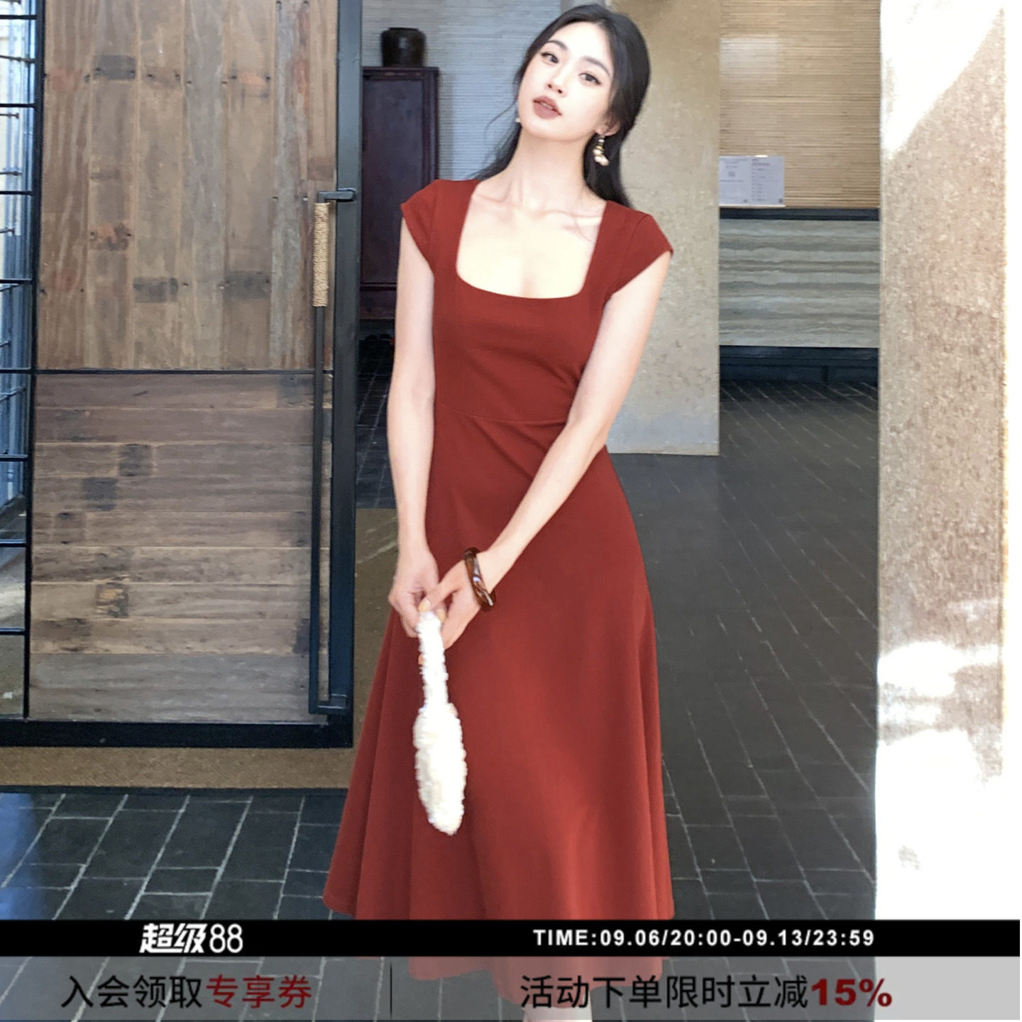爆款改短简约方领显瘦连衣裙图片