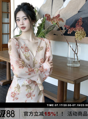 【弥纱】SYT自制 温柔仙美v领喇叭袖花朵连衣裙女秋新款印花长裙