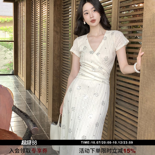 SYT自制 花朵亮片设计感显瘦套装连衣裙女2026秋季新款系带两件套