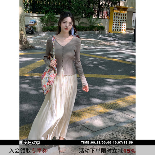 SYT温柔婉约 松弛感飘逸大摆褶皱高腰半身裙女显瘦长款杏色百褶裙