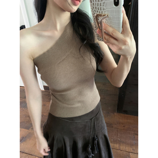 针织衫 SYT自制 气质修身 新款 复古斜肩羊毛背心抹胸上衣女2025秋季