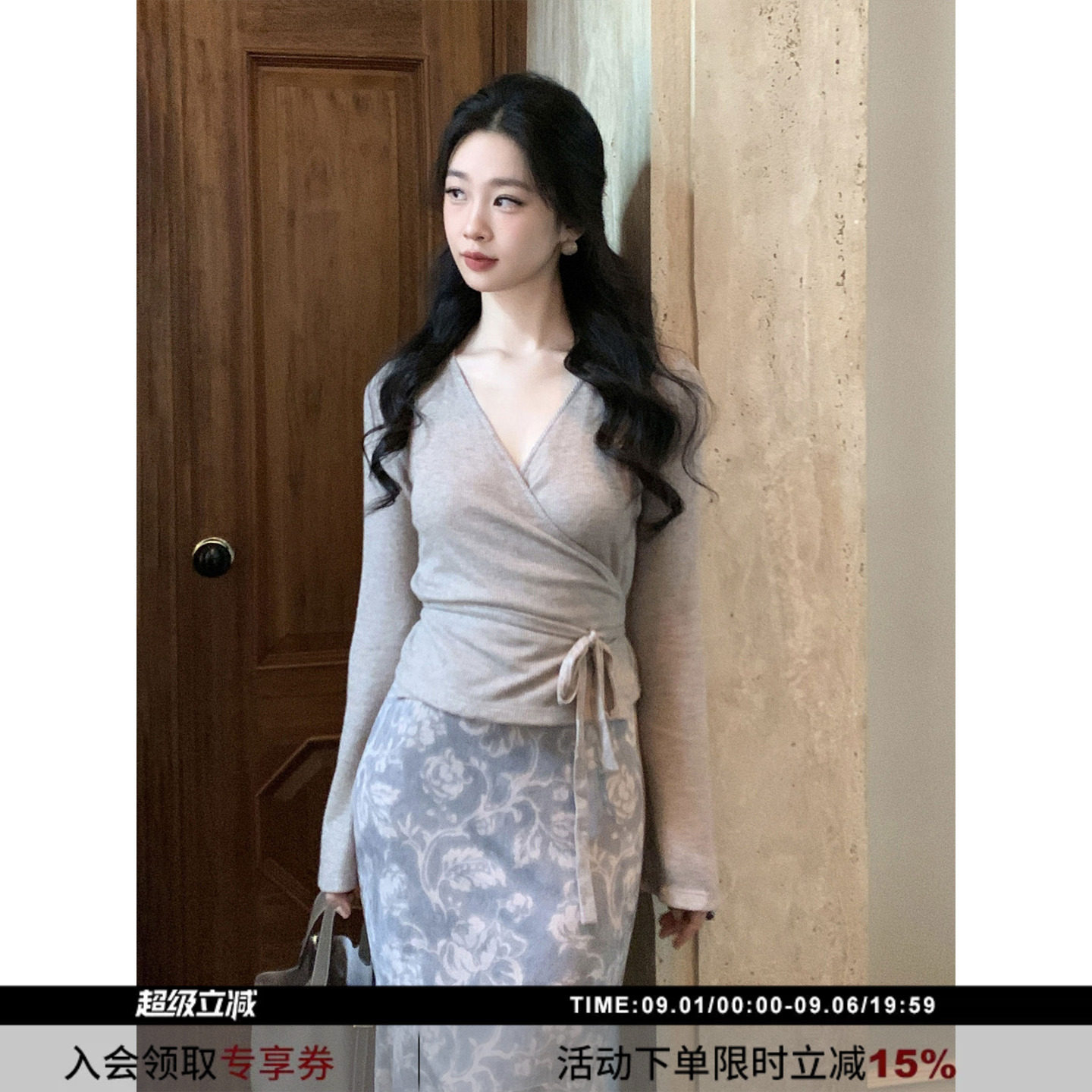 SYT自制港风复古绑带v领上衣T恤图片