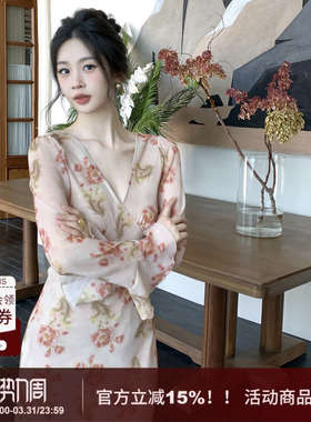 【弥纱】SYT自制 温柔仙美v领喇叭袖花朵连衣裙女秋新款印花长裙