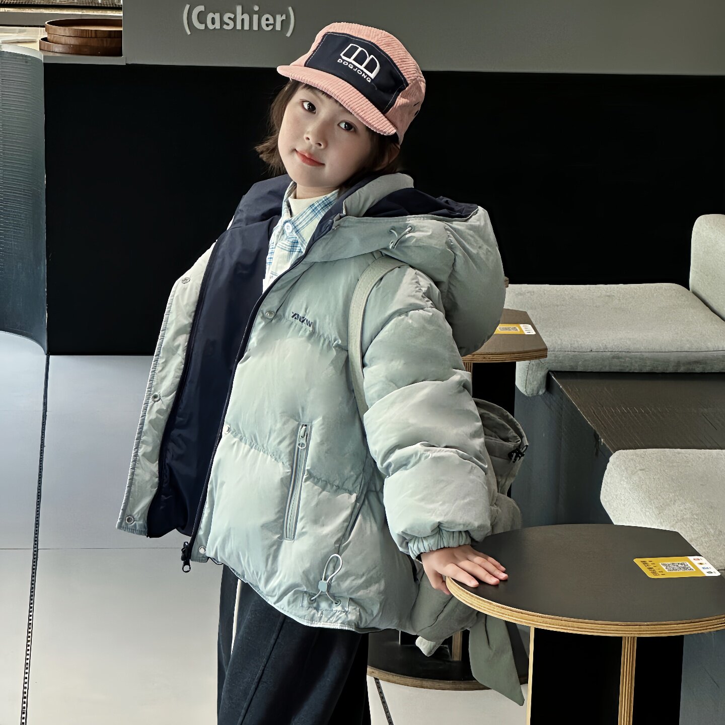 2025冬装新款加厚保暖90白鸭绒女童羽绒服儿童短款双面穿童装外套