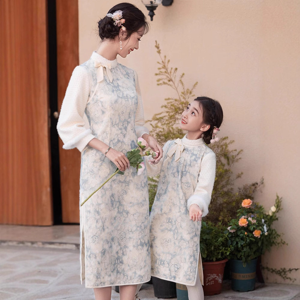 小清新亲子旗袍母女装长袖冬装2024新款中国风加绒加厚唐装连衣裙